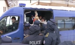  Raport i KTV-së për pelegrinët serbë në Gjakovë dhe kundërshtimin e familjarëve të viktimave