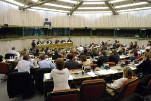 Parlamenti Evropian shpreh keqardhje për polarizimin ekstrem të skenës politike në Kosovë