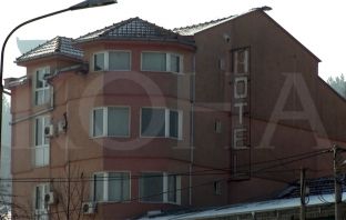 Kërkohet zbardhja e shpejtë e sulmit ndaj objektit të Qeverisë në veri [video]