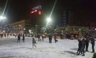 Dëborë pas 30 vitesh në Fier