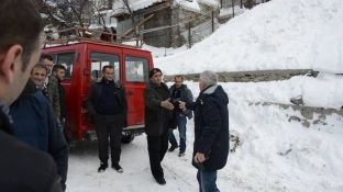  Kosova zhbllokon dy fshatra të Kukësit nga bora, i lidh me Prizrenin