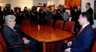 Gruevski s’pranon kushtet e Ali Ahmetit: Jo shqip në Kushtetutë