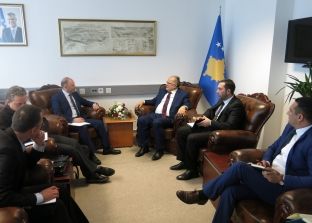 Kelmendi u premton zejtarëve mbështetjen qeveritare