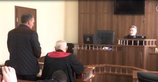 Limaj dukej tejet i nervozuar në seancën e sotme kundër tij [video]