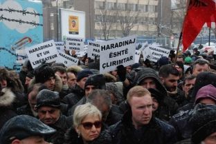  Për Haradinajn sot protestohen në Stuttgart e Gjenevë