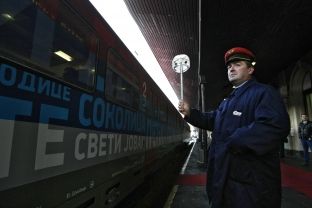 Hoti: Policia kufitare duhet t’i ndalojë zyrtarët serbë pa leje