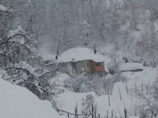  Banorët e veriut të Shqipërisë tregojnë sfidat e dimrit