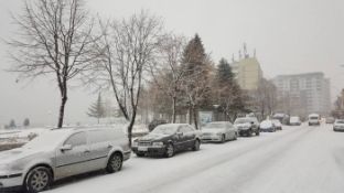 Pogradeci mbulohet sërish nga bora