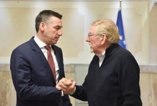 Walker, hero i gjallë i të vërtetës për Reçakun
