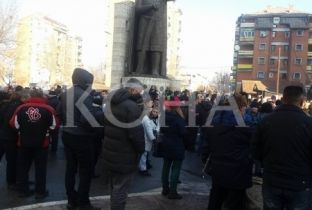 Në Beograd rikthehet fraza “250 mijë serbët e shpërngulur nga Kosova”