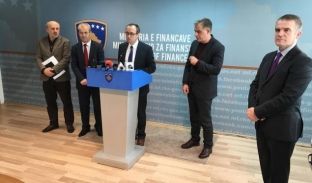 Ministri Hoti sivjet pret 4 për qind rritje ekonomike