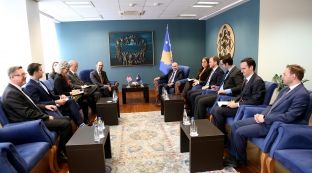 Mustafa pret drejtuesit e MCC-së, që Kosovës vendosi t’i japë dhjetë fish më pak seç pritej