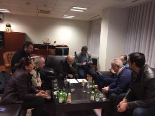   Qehaja e quan për keqardhje mobilizimin e vonshëm për ndaljen e trenit