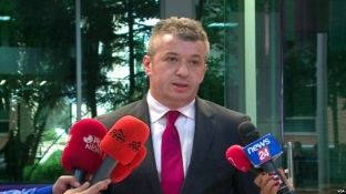 Nisin verifikimet për pasurinë e deputetit Alfred Peza