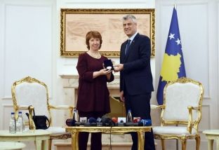Baronesha Ashton me Medaljen Presidenciale për mundin në dialogun Kosovë – Serbi [video]