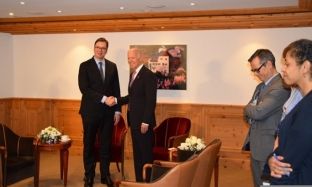 Biden takohet me Vuçiqin në Davos: “Telefon i kuq” Beograd - Prishtinë?