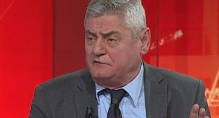 Dashamir Shehut “i vjen turp të pasurohet nga politika si kolegët”