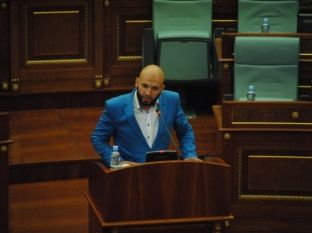 Kelmendi i kundërpërgjigjet Haxhiut: Ti s’ke kapacitet ta dish historinë 400-vjeçare