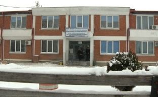 Tash 4 muaj MSH-ja e lë të pafurnizuar me material ostosintetik Klinikën e Ortopedisë [video]