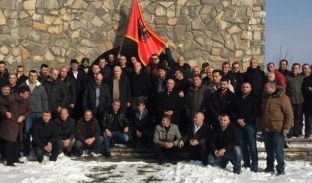  Veteranët në vizitë te familja Haradinaj, urojnë lirimin e shpejtë të ish-kryeministrit