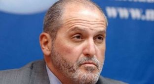 Surroi: Bisedimet e ndihmuan Serbinë t’i administrojë edhe institucionet e Kosovës