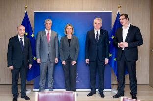  Mustafa: Rrëzimi i murit nuk negociohet