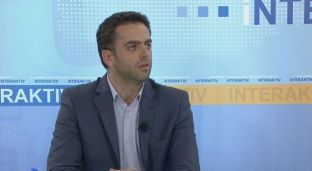 Çaushi i Vetëvendosjes i quan skizofrenike veprimet e Thaçit e Mustafës në Bruksel