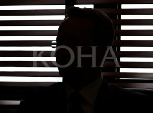 Dorëheqja e dyshimtë e kreut të AKI-së
