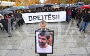  Hoxha fton familjen Dehari të përzgjedhin ekspertë të pavarur për hetim ndërkombëtar [video]