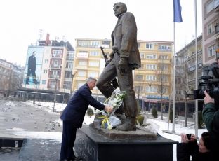 Thaçi: Për murin nuk do të diskutohet me Beogradin