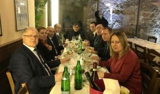Kelmendi: Darkë e veçantë pranë Vatikanit