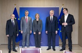 Thaçi e Vuçiq zhvillojnë bisedë telefonike përpara takimit në Bruksel