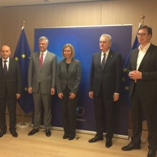 Bisedimet Kosovë – Serbi do të zhvillohen gjatë darkës së përbashkët