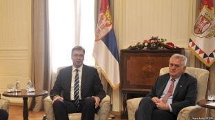 Vuçiq dhe Nikoliq bëjnë thirrje për ‘ruajtjen e paqes’