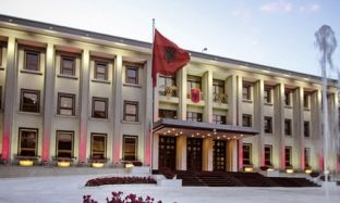 Nishani refuzon takimin me ambasadorin Lu