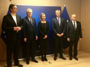 Delegacionet në Bruksel: Kosova është e pavarur, Kosova është Serbi