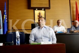  LDK: Vazhdojnë spastrimet në institucionet edukativo-arsimore të Prishtinës