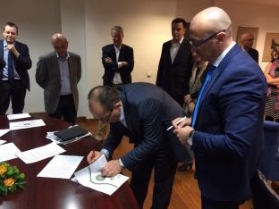 BE: Marrëveshja për murin zbut tensionet në veri të Kosovës