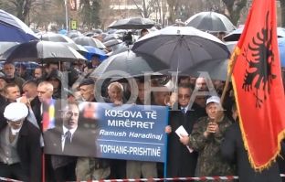 Në Pejë e Bruksel u protestua për lirimin e Haradinajt [video]