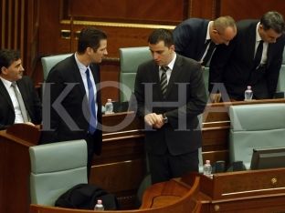 Vuçiq: Prishtina nuk mund t’i ndajë deputetët e Listës Srpska nga Beogradi