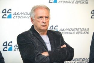 Jakshiq akuzon Vuçiqin për djegien e selisë e partisë së tij