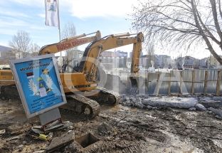Apostollova dhe Bahtiri pajtohen që të gjitha problemet e Mitrovicës të zgjidhen me dialog