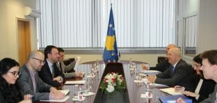 Delegacioni i KE-së interesohet për drejtësinë tranzicionale dhe lirinë e mediave në Kosovë
