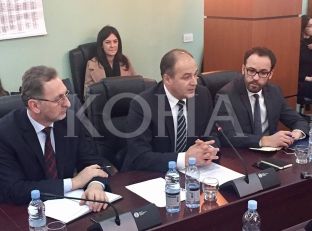 Hoxhaj: Serbia po përgatit skenarë të tjerë të provokimeve në rajon