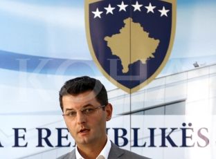  Hyseni shkeli ligjin që nuk e suspendoi sekretarin e ministrisë së tij, tani shef i AKI-së