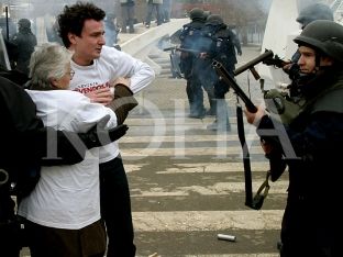 Fototeka e Kohës Ditore për protestën e Vetëvendosjes të para 10 vjetëve
