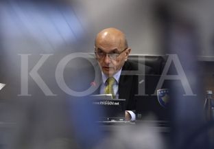 Mustafa përkrah idenë e Kelmendit për bllokim të udhëtimit për pushtetarët