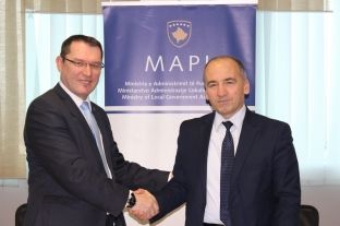 MAPL ndihmon ndërtimin e rrugëve të Pejës