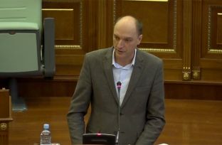 Ymeri kritika për mos-funksionalizimin e sigurimeve shëndetësore