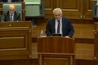 Baxhaku kërkon të mos politizohet debati për sigurimet shëndetësore